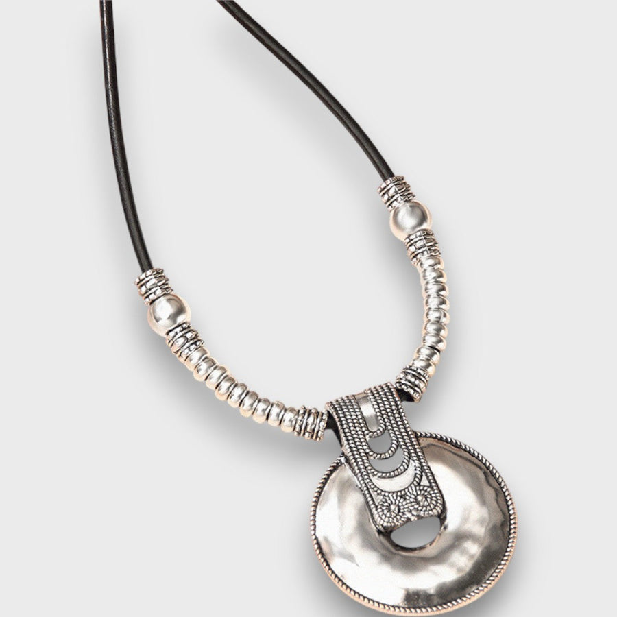 Selena – Boho Vintage Necklace with Ring-Shaped Pendant