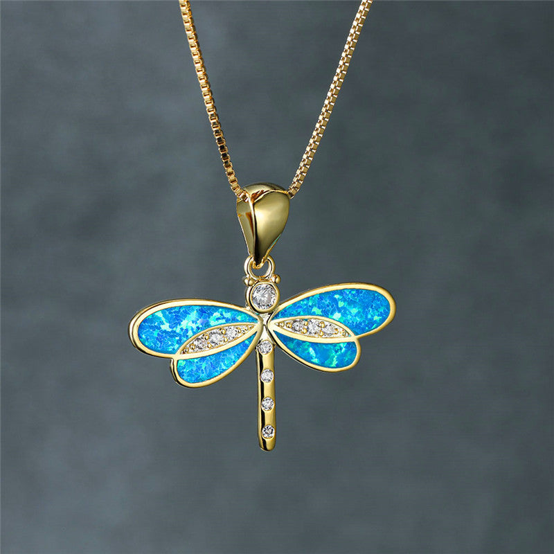 Elunaria – Dragonfly-shaped collar with a sparkling accent