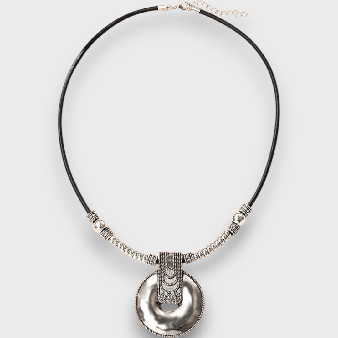 Selena – Boho Vintage Necklace with Ring-Shaped Pendant